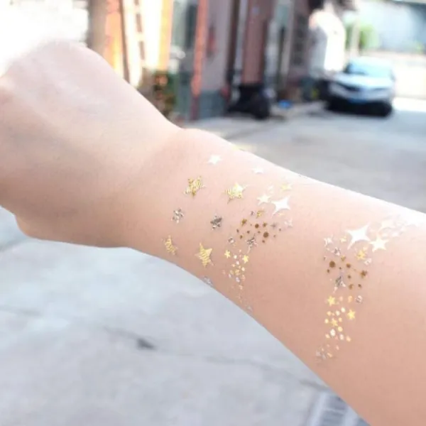 2 st Face Face Tattoo Stickers Metallic Tattoo Stickers Flash Tattoos för flickor och ungdomar Semestergåva-> Smink