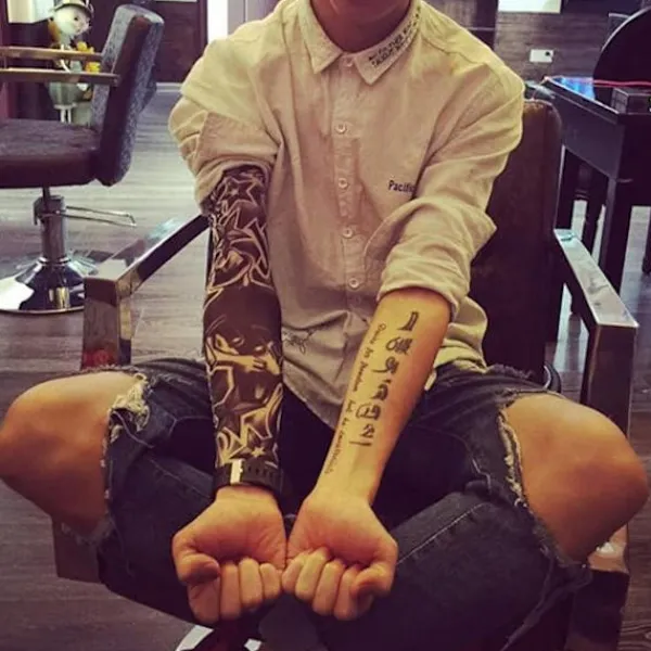 Superp Falsk tatuering armhylsa, armstrumpor Halloween tatuering cyklist basketboll solskydd sleevelet> Smink