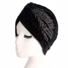 Fjäderbild av sammetskänsla elastisk huva (svart)> Huvudbonader