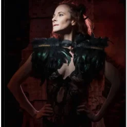 Gotisk svart fjäderkappe halsduk epaulettfjädrar axelvinge manlig kostym kvinnor><noscript><img width=