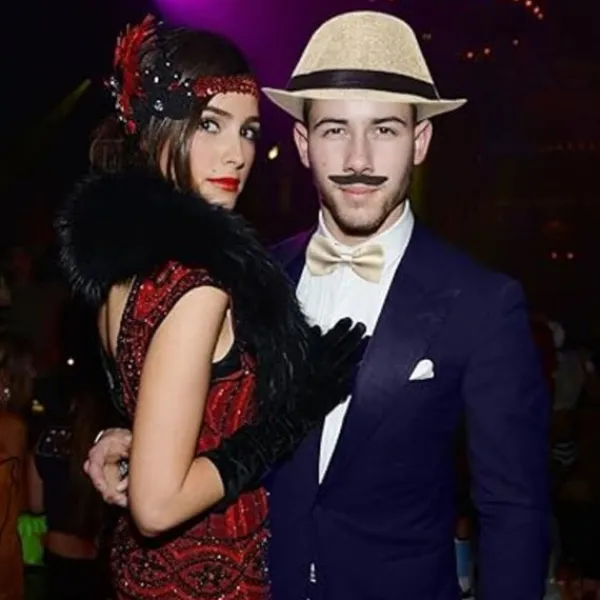 Grå 1920-tals herr beige färg Maskerad tillbehör Gangster Flapper Set Great Gatsby Kostym Kit 1920-tal med Trilby Hatt Mustasch elastiska hängslen> Tillbehör