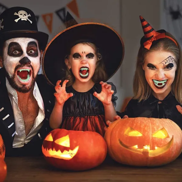 Halloween-Tänder som lyser i mörkret - Fångtänder för utklädning och låtsaslek> Tillbehör