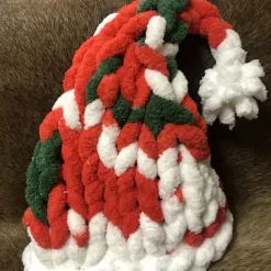 Julmössa, handgjord stickad mössa, vintermössa mjuk avslappnad varm stickad julmössa><noscript><img width=