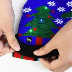 Julmössa med Jultomte- och älgmotiv, stickad mössa med LED-ljus, tecknad film, julklapp till barn, nyårstillbehör (F)><noscript><img width=