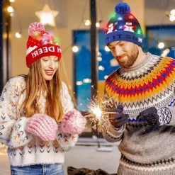 LED-stickad julmössa, 2 stycken julmössa vinter snö semester mössa för barn män kvinnor pojkar flickor julfestival födelsedagsfest> Huvudbonader