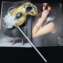 Maskeradmask med handtag Venetian Halv Ansikte Blomma Sexig Halloween Mask Dans Bröllopsfest Dekorationer><noscript><img width=