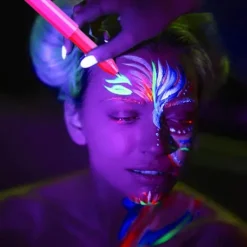 6-pack Neon Fluorescerande Glow-in-the-Dark Ansiktsmålningsstift Tvättsbart Makeupkritor för Vuxna Halloween Maskeradfest><noscript><img width=