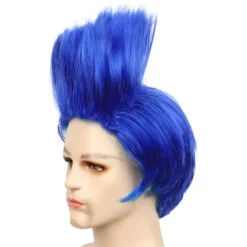 Komplettera din karaktärsförvandling med denna slående blå peruk för män! Den korta, raka klippningen ger en autentisk anime-ins><noscript><img width=