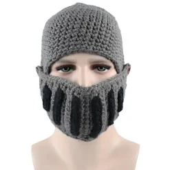 Stickad mössa med gladiatormask i romersk riddarstil - handgjord> Huvudbonader