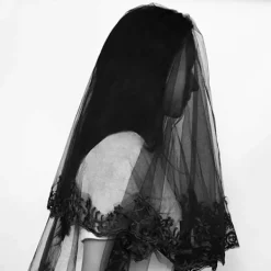 Svart spets brudslöja bröllopsslöja Halloween-slöja och handskar><noscript><img width=